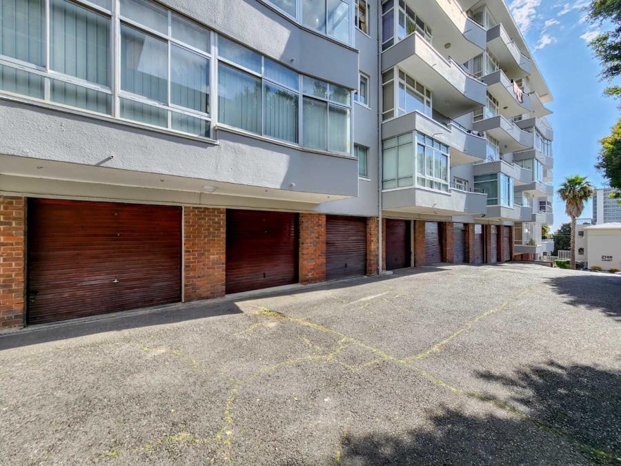 To Let 2 Bedroom Property for Rent in Sea Point Western Cape